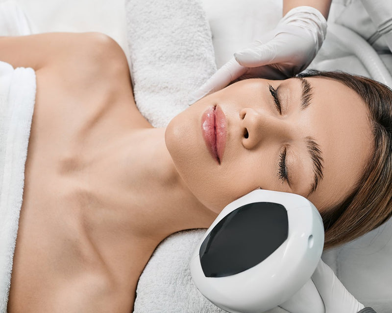 Lumecca IPL Package 3 treatments + Free Gift with Purchase (Lytera 2.0 Brightening Serum)
